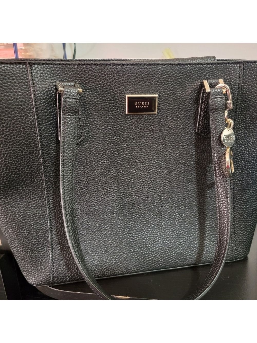 Brand New Guess tote bag - Picture 1 of 17